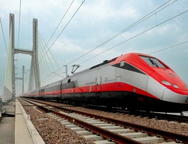 Οι ιταλικοί σιδηρόδρομοι θέλουν και ΟΑΣΑ-ΣΤΑΣΥ μετά την αγορά της ΤΡΑΙΝΟΣΕ